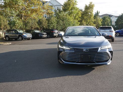 Used 2021 Toyota Avalon Limited w/ Advanced Safety Package FWD image 2