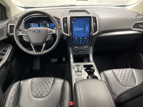 Used 2024 Ford Edge Titanium image 9