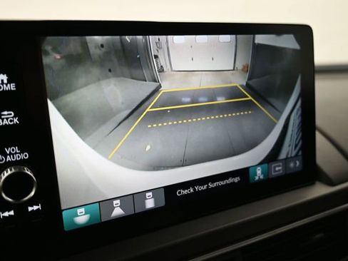 Used 2025 Honda Pilot Touring image 32