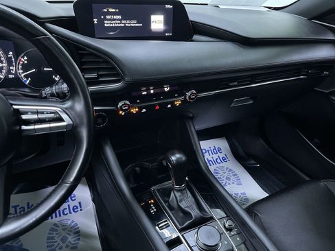 Used 2021 MAZDA MAZDA3 Hatchback w/Premium Plus Pkg image 21