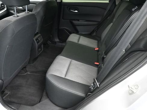 Used 2025 Nissan Rogue SV AWD/4WD image 10