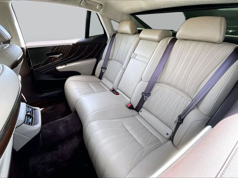 Used 2020 Lexus LS 500 w/ Interior Upgrade Package RWD image 18
