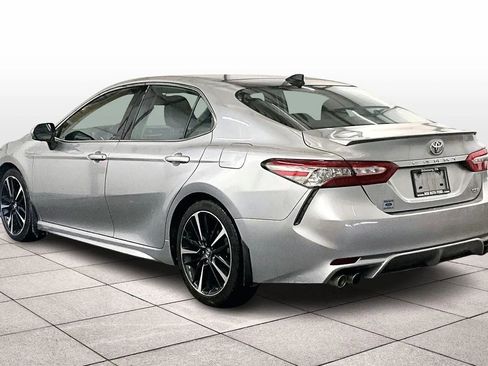 Used 2019 Toyota Camry XSE image 11