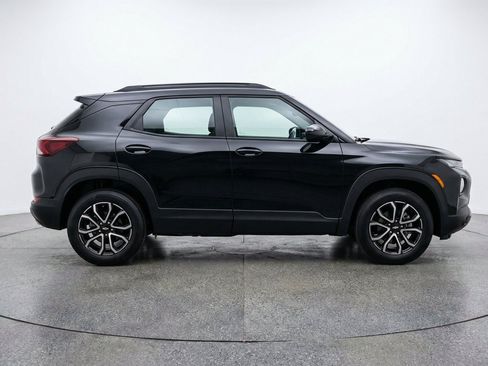 Used 2025 Chevrolet TrailBlazer LT FWD image 11