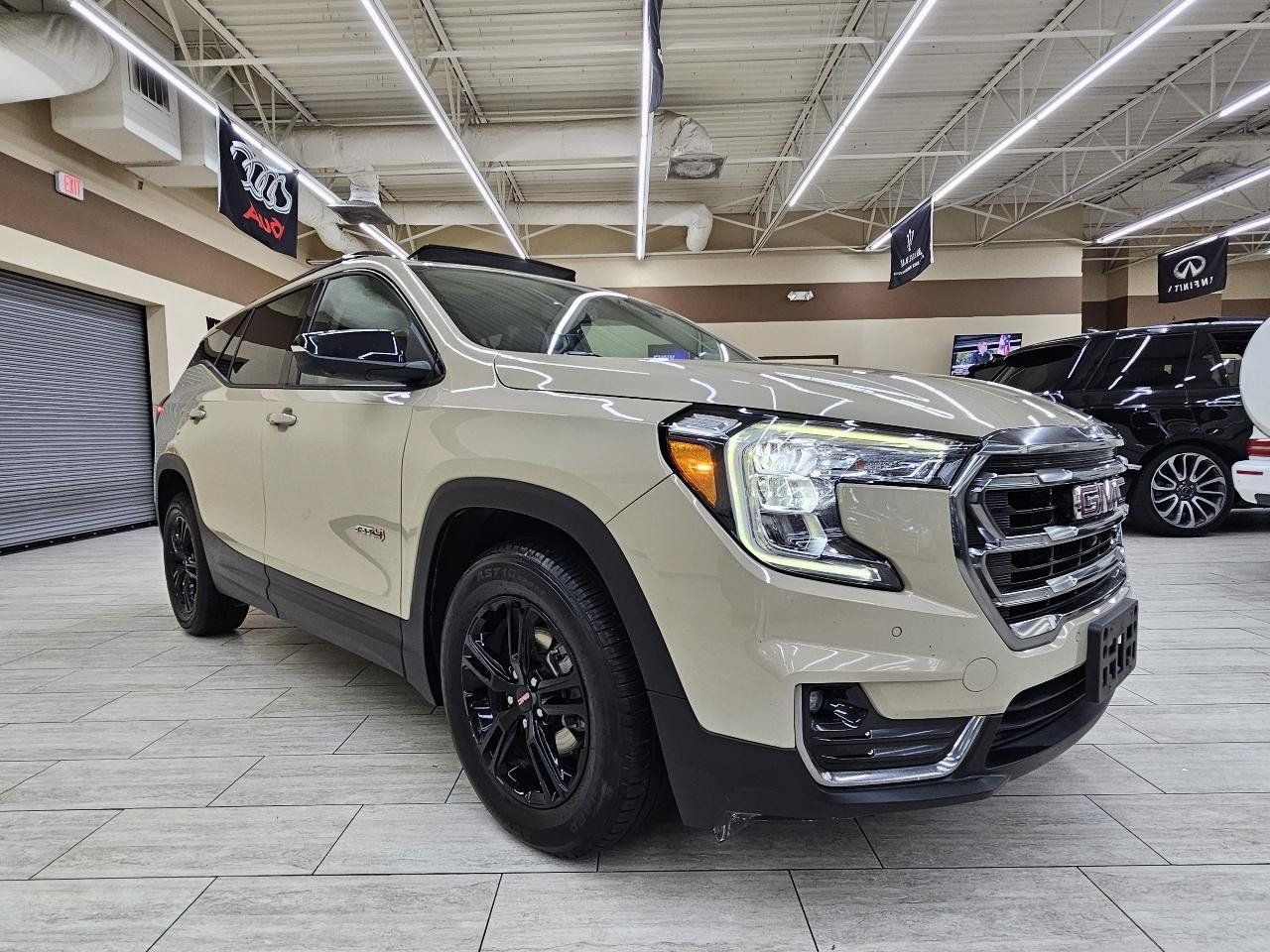 Used 2022 GMC Terrain AT4 w/ Tech Package AWD/4WD image 4