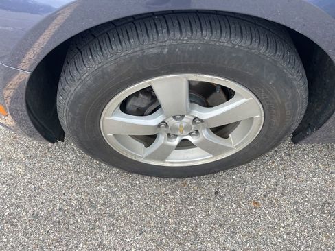 Used 2014 Chevrolet Cruze LT image 16