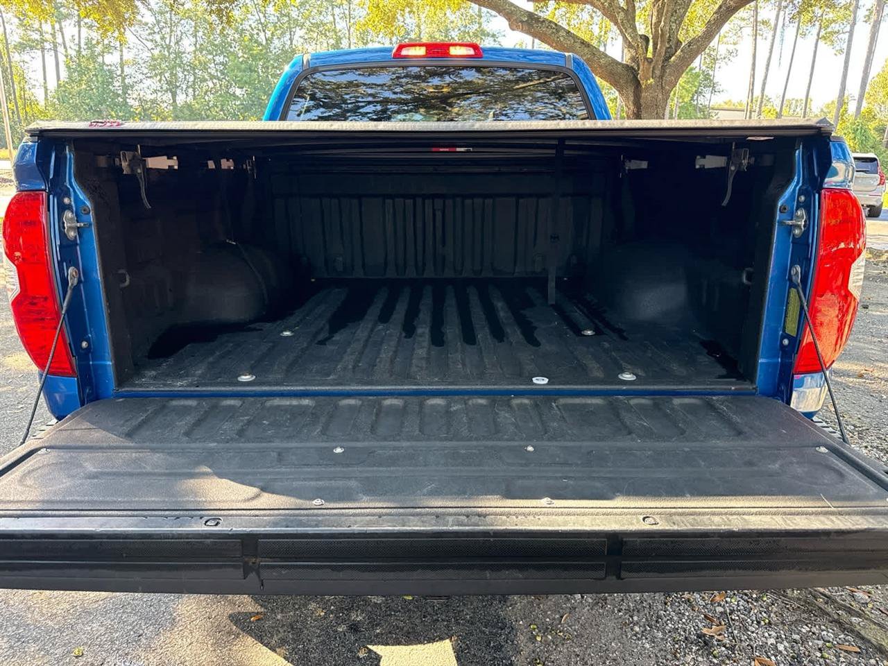 Used 2018 Toyota Tundra Limited w/ Limited Premium Package AWD/4WD image 13