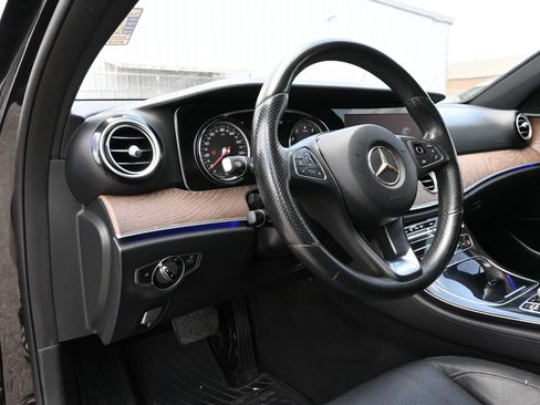 Used 2017 Mercedes-Benz E 300 image 15
