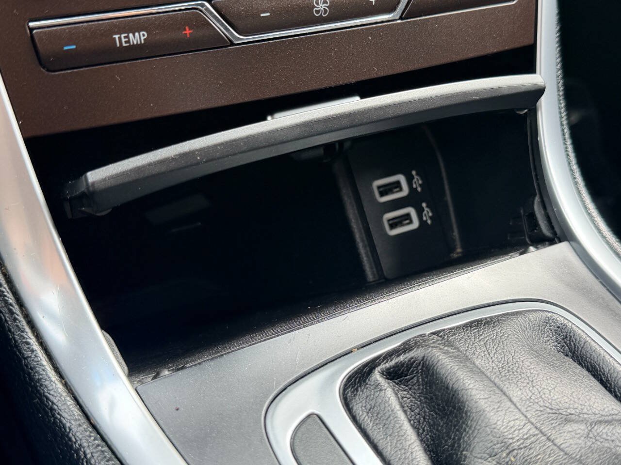 Used 2018 Ford Edge Titanium w/ Equipment Group 302A AWD/4WD image 46