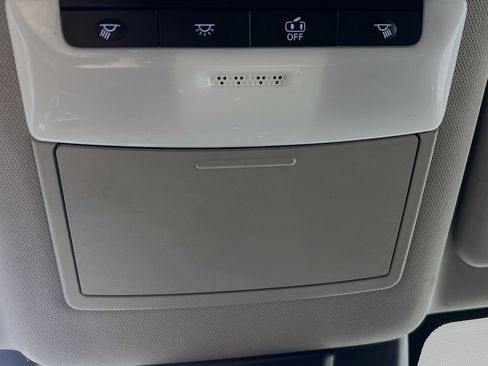 Used 2023 Nissan Rogue SV image 22