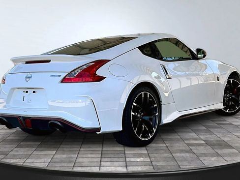 Used 2017 Nissan 370Z NISMO image 6