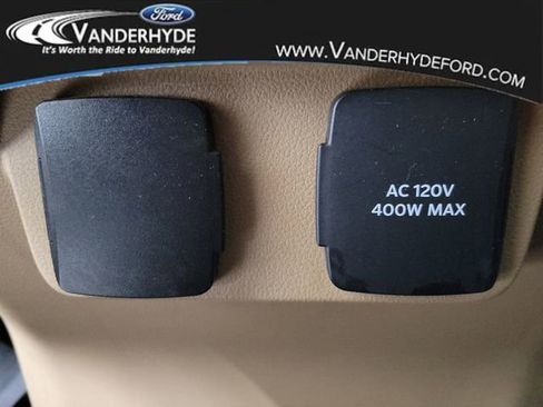 Used 2023 Ford F250 Lariat w/ Chrome Package image 18