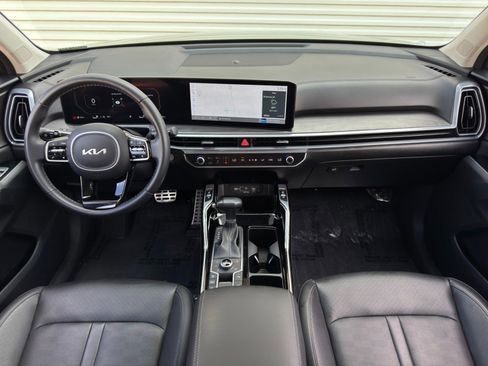 Used 2025 Kia Sorento SX AWD/4WD image 13