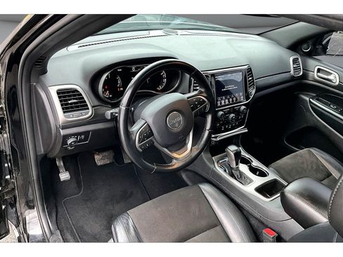 Used 2021 Jeep Grand Cherokee Laredo X image 15