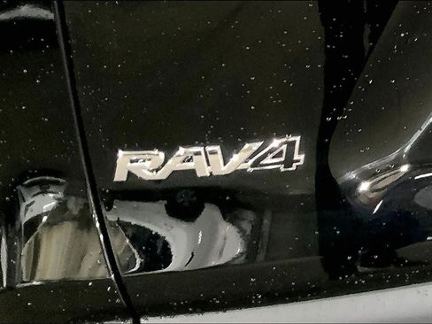 Certified 2025 Toyota RAV4 XLE AWD/4WD image 31