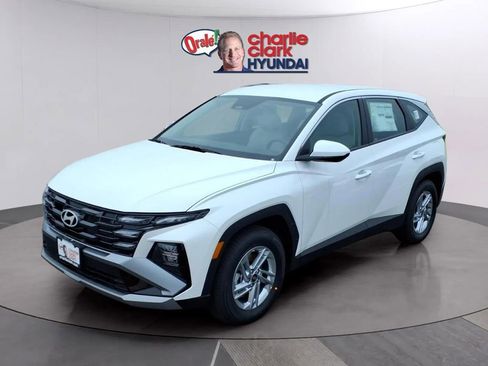 New 2026 Hyundai Tucson SE FWD image 1