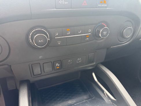 Used 2024 Nissan Frontier SV w/ Technology Package image 26