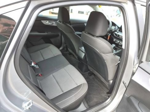 Used 2024 Kia Forte LXS w/ LXS Technology Package image 12