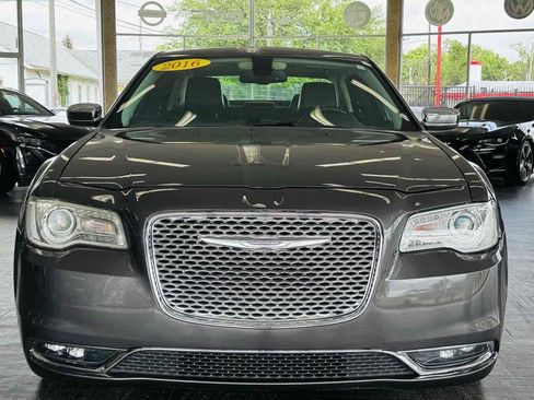 Used 2016 Chrysler 300 C AWD/4WD image 19