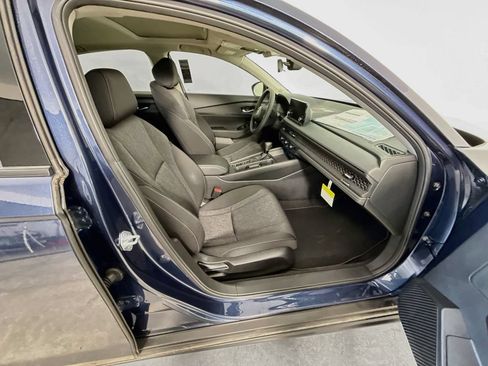 Used 2025 Honda Accord SE image 28