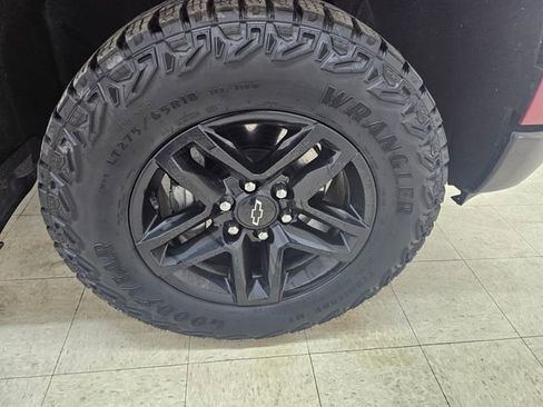Used 2024 Chevrolet Silverado 1500 LT Trail Boss w/ Protection Package AWD/4WD image 8