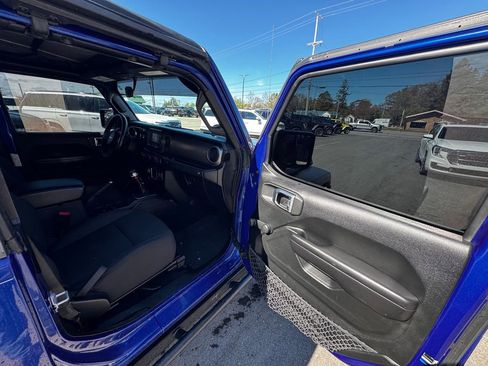 Used 2018 Jeep Wrangler Sport AWD/4WD image 25