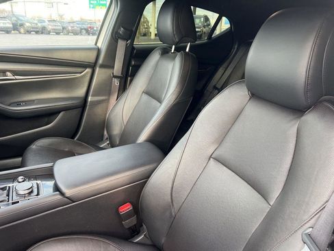 Used 2023 MAZDA MAZDA3 Hatchback w/Premium Plus Pkg image 12