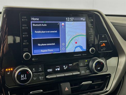 Certified 2022 Toyota Highlander XLE image 12