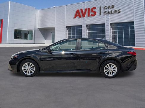 Used 2025 Toyota Camry LE FWD image 2