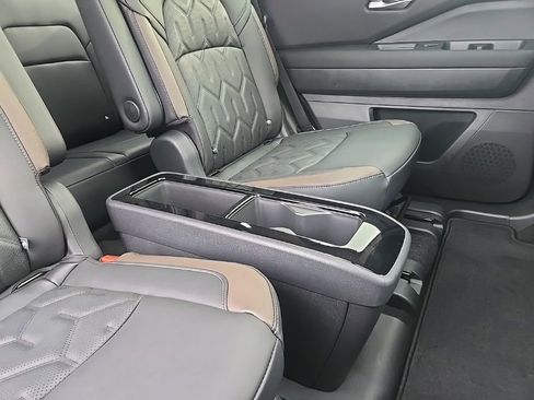 New 2026 Nissan Pathfinder Platinum AWD/4WD image 38