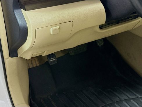 Used 2015 Toyota Camry XLE image 10