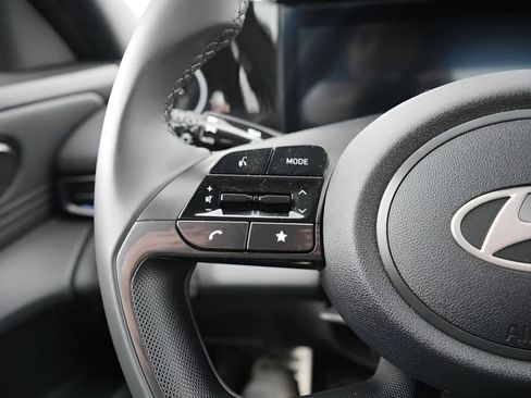 Certified 2025 Hyundai Elantra SEL FWD image 25