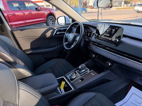 Used 2024 Mitsubishi Outlander SEL image 20