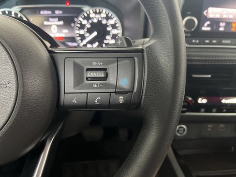 Used 2022 Nissan Rogue SV FWD image 59