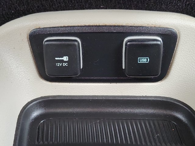 Used 2017 Chrysler Pacifica Touring-L Plus w/ Tire & Wheel Group FWD image 22