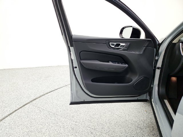 New 2027 Volvo XC60 B5 Core AWD/4WD image 29
