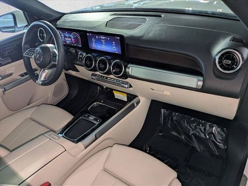 Used 2026 Mercedes-Benz GLB 250 image 24