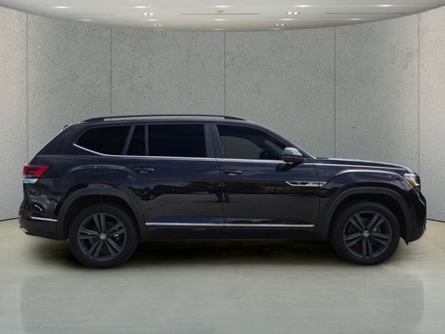 Used 2021 Volkswagen Atlas SE w/ Panoramic Sunroof Package FWD image 2