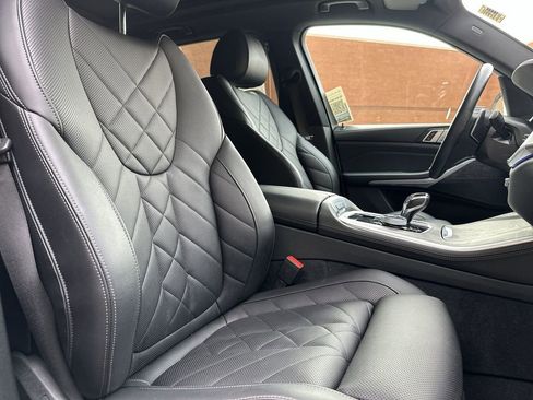 Used 2023 BMW X5 xDrive40i w/ Premium Package image 32