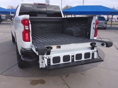 Used 2024 Chevrolet Silverado 1500 LT Trail Boss w/ Convenience Package II image 18