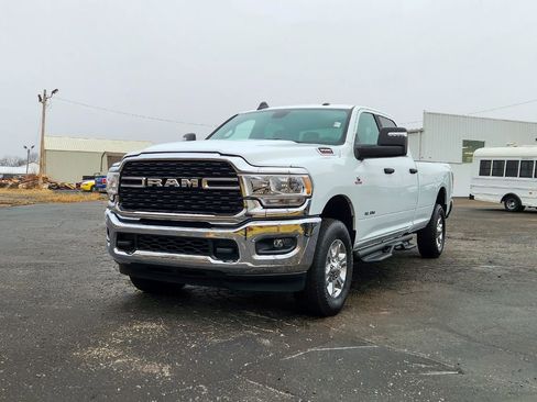 Used 2024 RAM 3500 Big Horn image 8