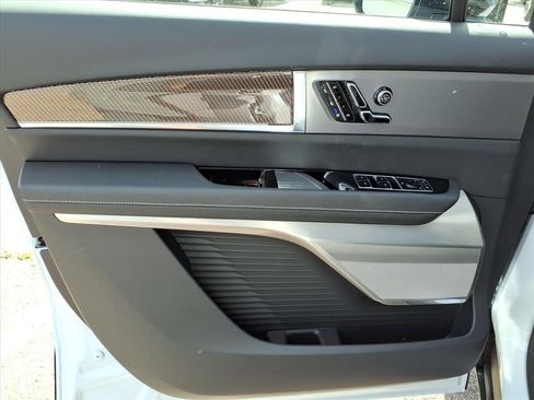 New 2026 Cadillac Vistiq Sport w/ LPO, Floor Liner Package AWD/4WD image 12