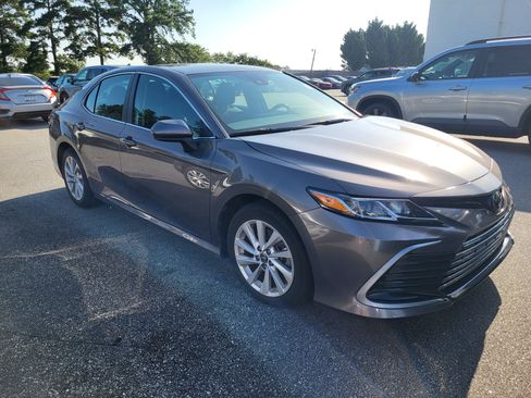 Used 2024 Toyota Camry LE FWD image 3