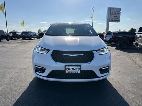 New 2026 Chrysler Pacifica Select image 19