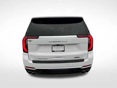 Used 2025 GMC Yukon Denali w/ Sun & Power Step Package AWD/4WD image 8