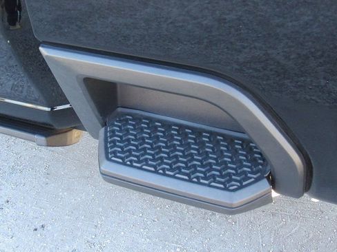 Used 2024 Chevrolet Silverado 2500 Custom w/ Custom Value Package image 9