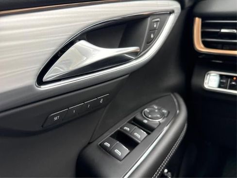 New 2026 Buick Envision Avenir image 16