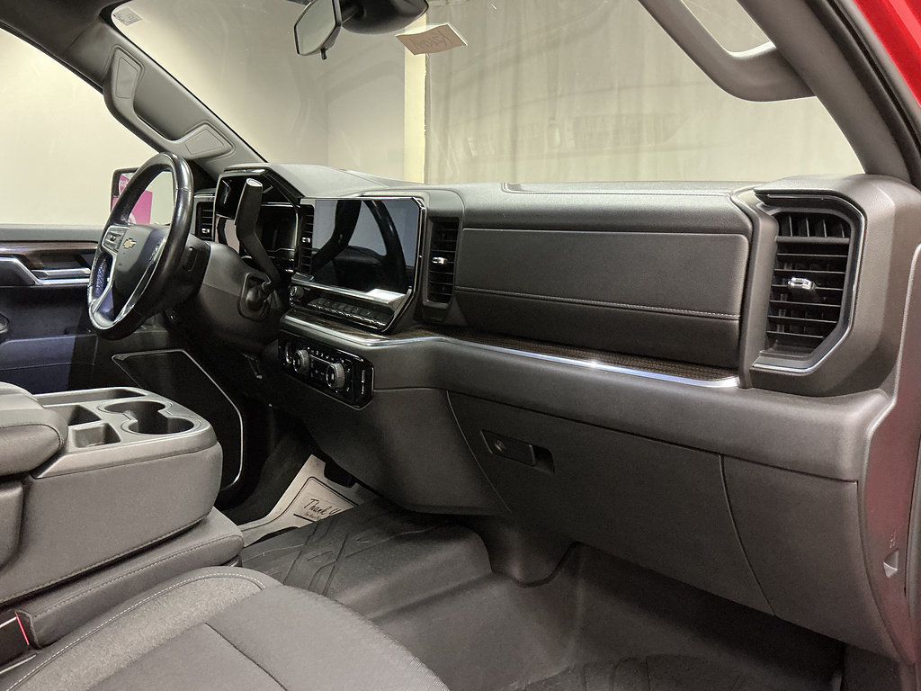 Used 2022 Chevrolet Silverado 1500 LT AWD/4WD image 35