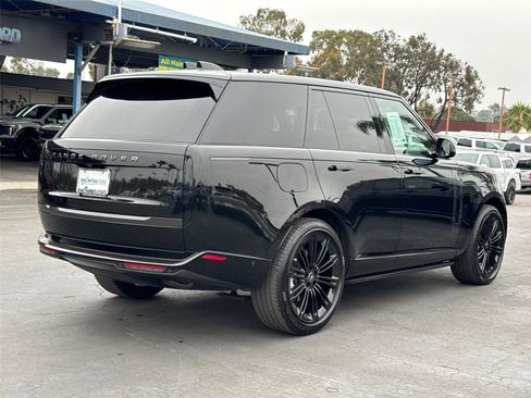 Used 2025 Land Rover Range Rover SE AWD/4WD image 15