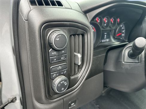 Certified 2019 Chevrolet Silverado 1500 Custom w/ Custom Value Package AWD/4WD image 11